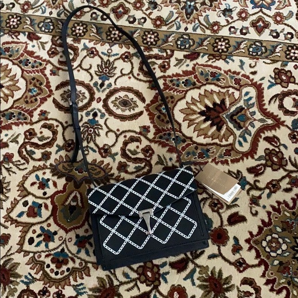 Burberry bag!SM MACKEN CHAIN PRINT! - Picture 11 of 16